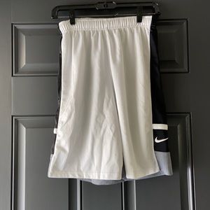 NIKE- men’s athletic shorts (white)